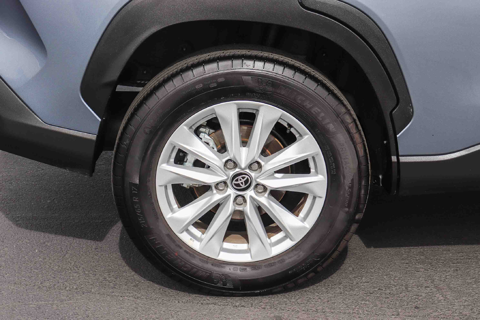 Certified 2026 Toyota Corolla Cross LE FWD image 9