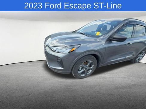 Used 2023 Ford Escape ST-Line w/ Tech Pack #1 AWD/4WD image 4