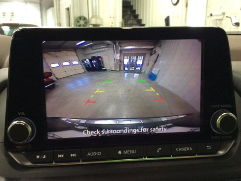 Used 2022 Nissan Rogue SV image 25