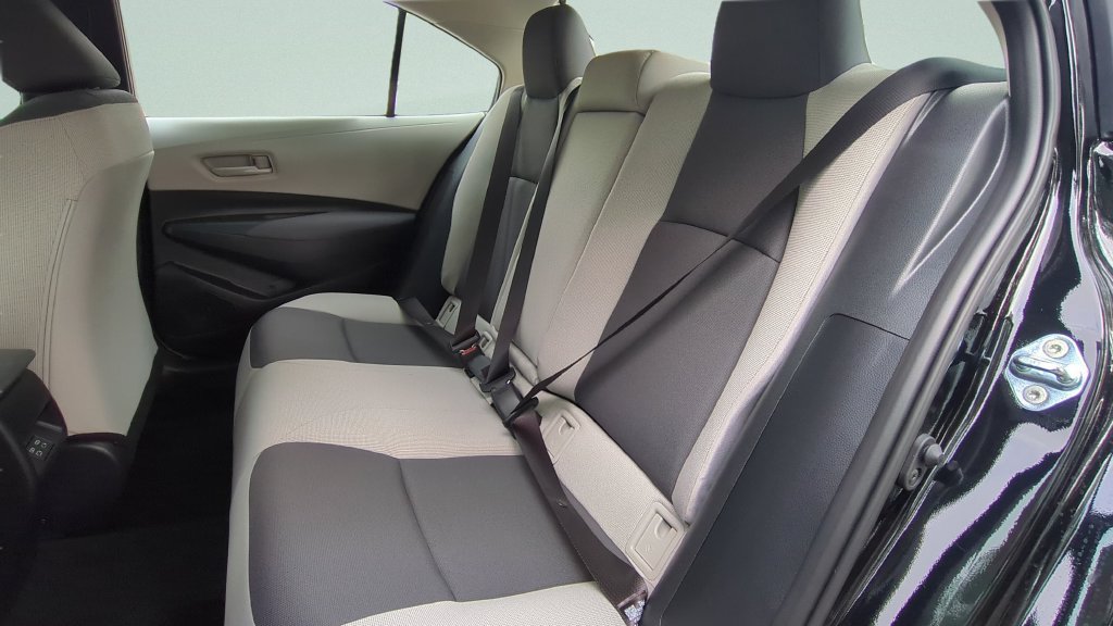 Used 2026 Toyota Corolla LE FWD image 9