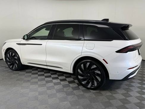Used 2024 Lincoln Nautilus Black Label w/ Jet Appearance Package (87T) AWD/4WD image 4
