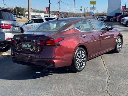 Certified 2025 Nissan Altima 2.5 SV image 3