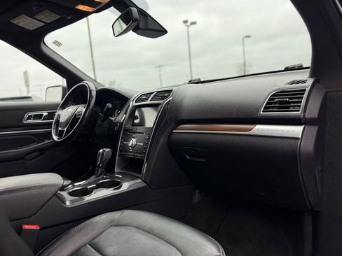 Used 2018 Ford Explorer Limited w/ Equipment Group 301A image 18