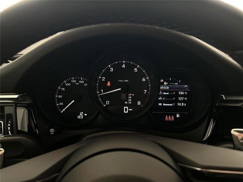 New 2026 Porsche Macan image 21