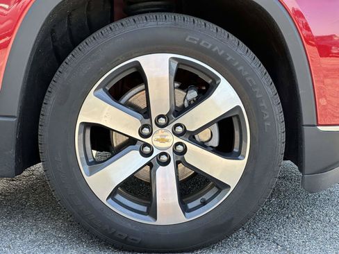 Used 2020 Chevrolet Traverse LT w/ LT Premium Package AWD/4WD image 6