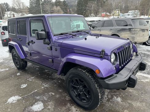 Used 2016 Jeep Wrangler Unlimited Sahara image 3
