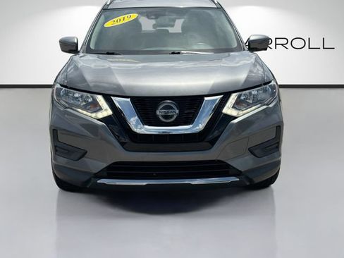 Used 2019 Nissan Rogue SV w/ Premium Package FWD image 8