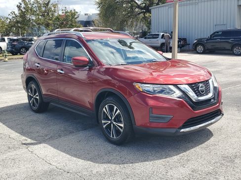 Certified 2020 Nissan Rogue SV w/ Premium Package image 3