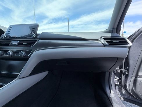 Used 2018 Honda Accord LX image 19