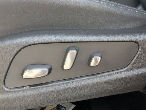 Used 2025 Cadillac XT6 Premium Luxury w/ Technology Package image 24