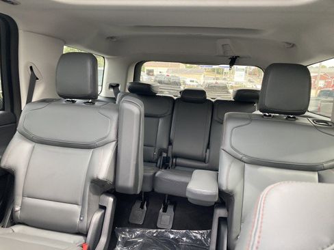 New 2025 Ford Expedition Active image 18