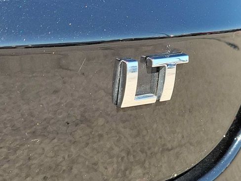 Used 2025 Chevrolet Trax LT FWD image 11