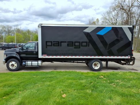 Used 2017 Ford F650 2WD Regular Cab Super Duty image 4