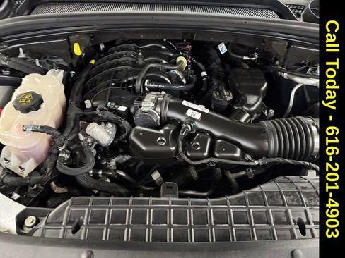 Used 2024 Jeep Grand Cherokee Limited w/ Black Appearance Package image 22