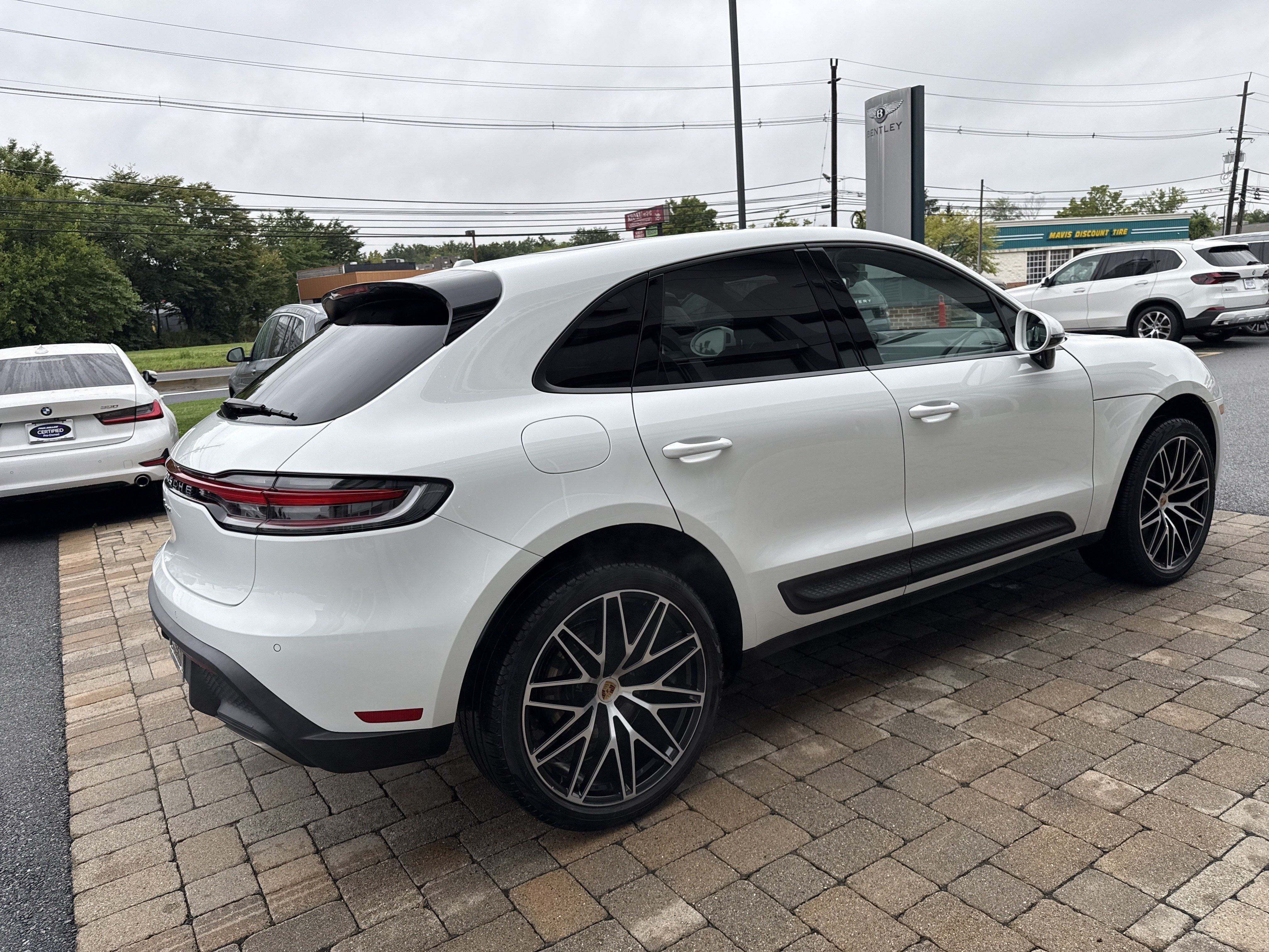 Used 2023 Porsche Macan AWD/4WD image 14