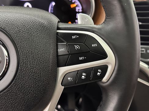 Used 2018 Jeep Grand Cherokee Summit w/ Platinum Series Group image 26