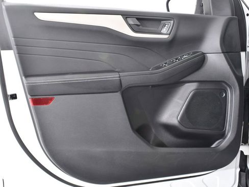 Used 2022 Ford Escape SE w/ SE Sport Appearance Package image 25