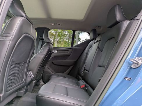 Used 2023 Volvo XC40 B5 Plus w/ Protection Package Premier image 16