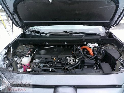 Used 2021 Toyota RAV4 LE image 7