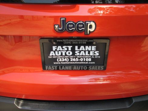Used 2015 Jeep Renegade Latitude AWD/4WD image 48