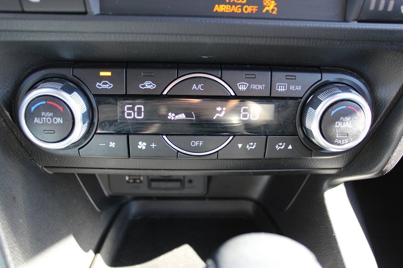 Used 2017 MAZDA MAZDA3 Touring FWD image 25
