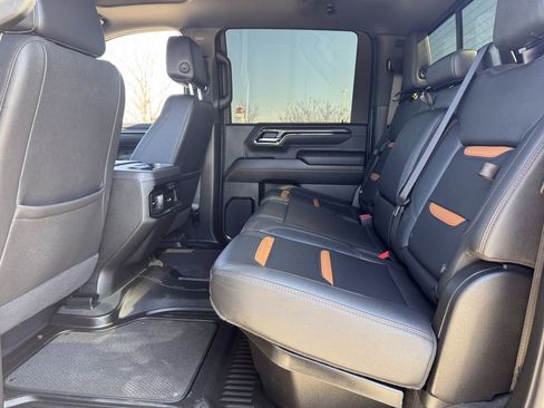 Used 2025 GMC Sierra 2500 AT4 w/ AT4 Premium Plus Package AWD/4WD image 28
