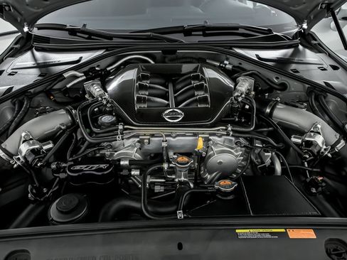 Used 2009 Nissan GT-R Premium image 16
