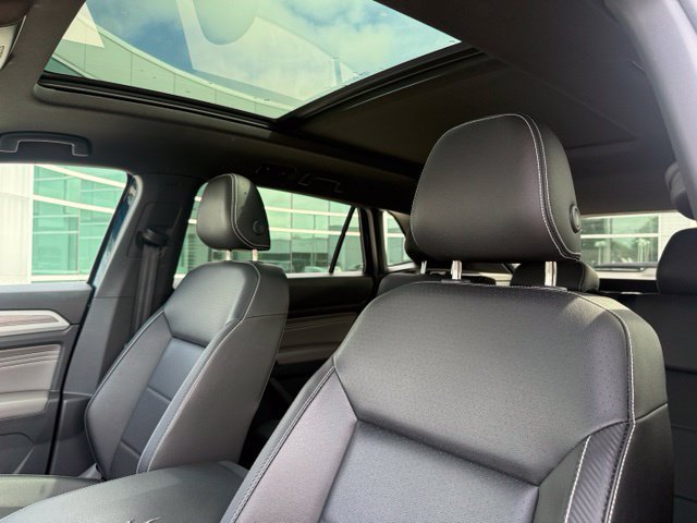 Used 2023 Volkswagen Atlas Cross Sport SE w/ Panoramic Sunroof Package AWD/4WD image 13