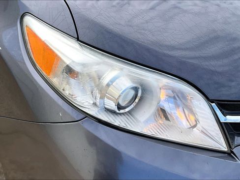 Used 2018 Toyota Sienna XLE Premium image 26