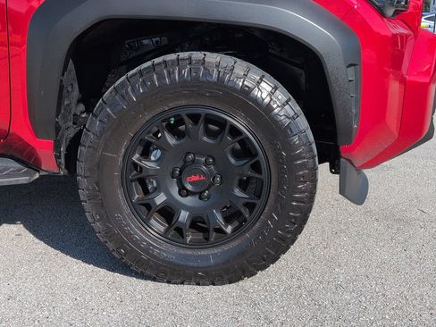 Used 2025 Toyota 4Runner TRD Off-Road Premium AWD/4WD image 9