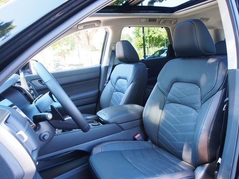 New 2025 Nissan Pathfinder Platinum w/ Cargo Package image 17