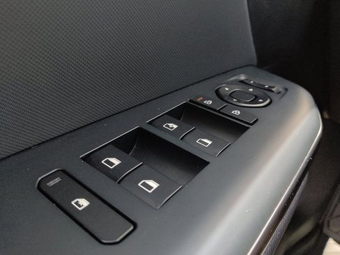 Used 2025 Kia K4 FWD image 27
