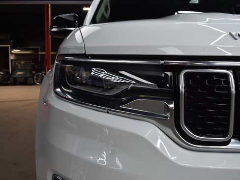 Used 2024 Jeep Wagoneer Series II w/ Flexible Seating Group image 21