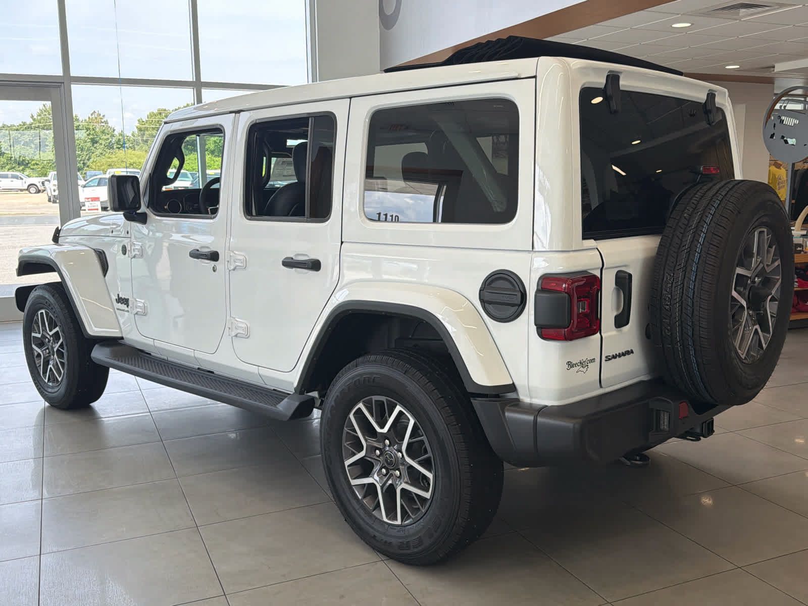 New 2026 Jeep Wrangler Unlimited Sahara AWD/4WD image 8