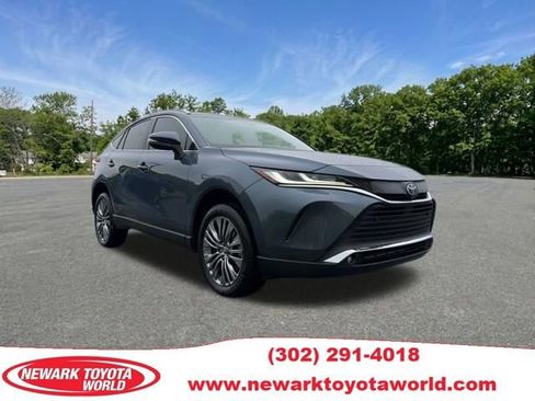 Used 2024 Toyota Venza XLE AWD/4WD image 1