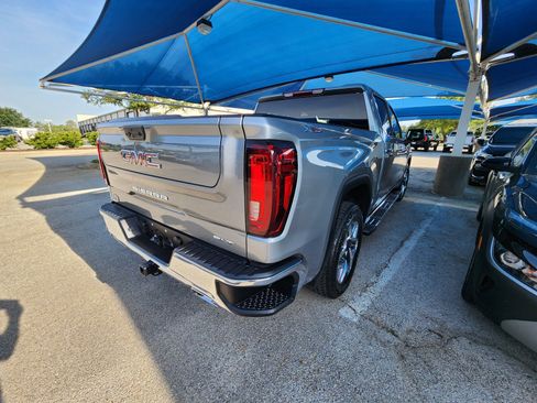 Used 2023 GMC Sierra 1500 SLT AWD/4WD image 4