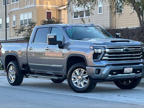Used 2025 Chevrolet Silverado 2500 High Country w/ High Country Premium Package image 2