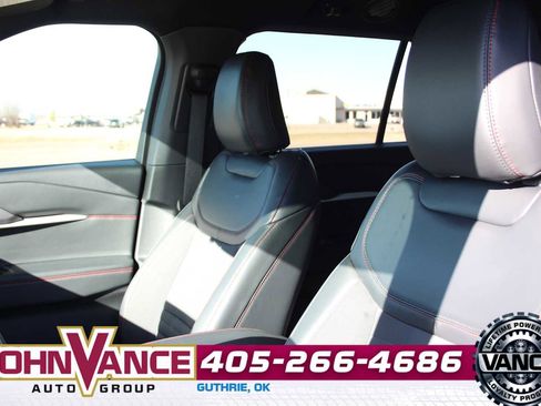 Used 2025 Ford Explorer ST-Line image 27