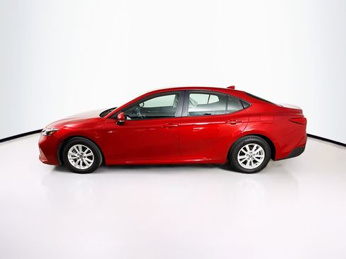 Used 2025 Toyota Camry LE image 7