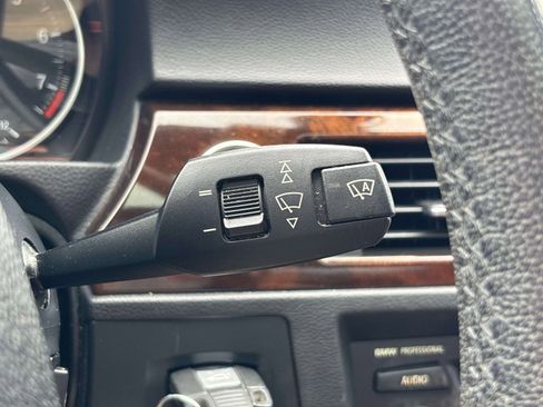 Used 2011 BMW 328i xDrive Sedan AWD/4WD image 23