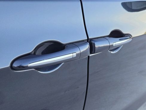 Used 2021 Chrysler Pacifica Touring-L w/ Premium & Safety Sphere Group image 40