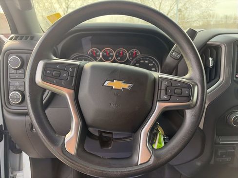 Used 2022 Chevrolet Silverado 2500 Custom w/ Custom Value Package image 14