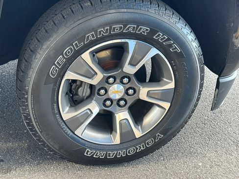 Used 2015 Chevrolet Colorado Z71 AWD/4WD image 12