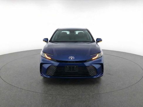 Used 2025 Toyota Camry LE image 2