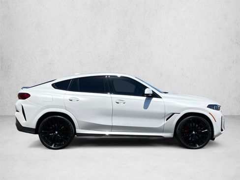 Used 2024 BMW X6 xDrive40i w/ Premium Package AWD/4WD image 4