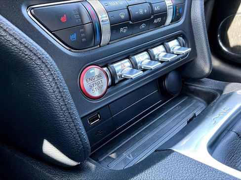 Used 2022 Ford Mustang GT Premium image 33