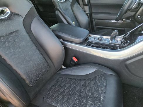 Used 2020 Land Rover Range Rover Sport SVR AWD/4WD image 9