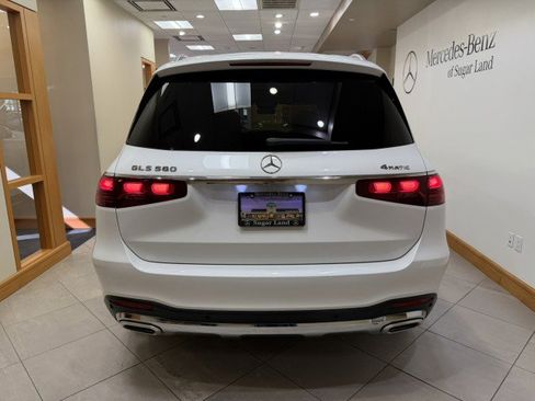 Certified 2025 Mercedes-Benz GLS 580 4MATIC image 4