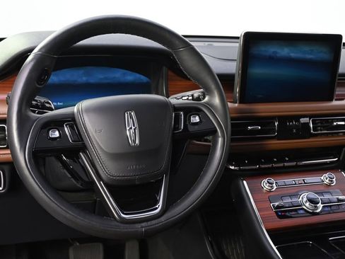 Used 2023 Lincoln Aviator Reserve w/ Elements Package Plus AWD/4WD image 9