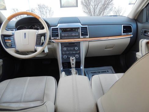 Used 2010 Lincoln MKZ image 2